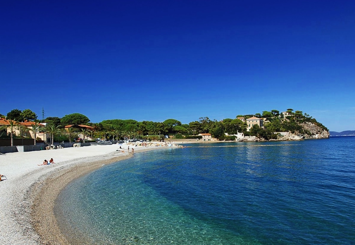 spiaggia-cavo-senza-data